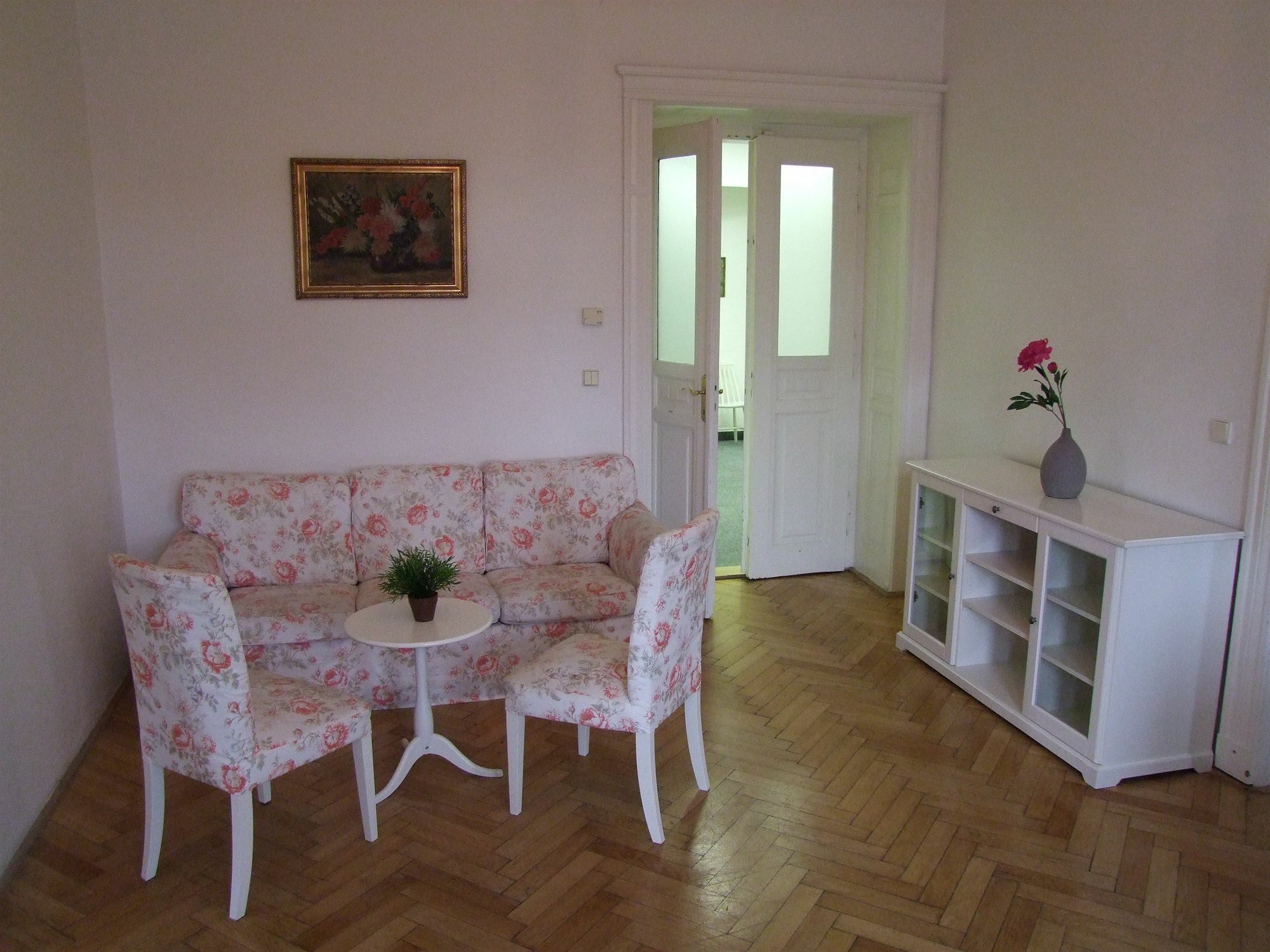 Old Town Square Apartment